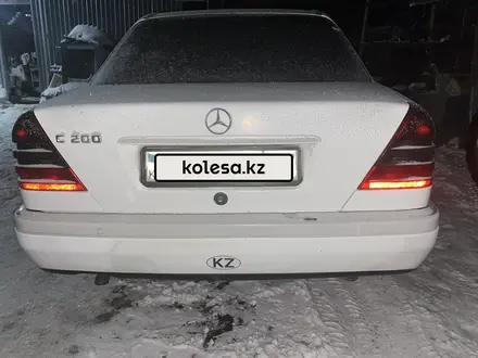 Mercedes-Benz C 200 1995 года за 2 000 000 тг. в Петропавловск – фото 2