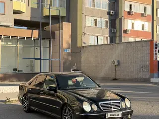 Mercedes-Benz E 320