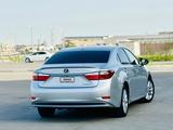 Lexus ES 300h 2013 годаүшін8 450 000 тг. в Жанаозен – фото 2