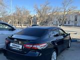 Toyota Camry 2018 года за 9 800 000 тг. в Кызылорда – фото 2