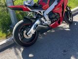 Honda  CBR 1000 RR/RA Fireblade 2011 годаүшін4 500 000 тг. в Караганда