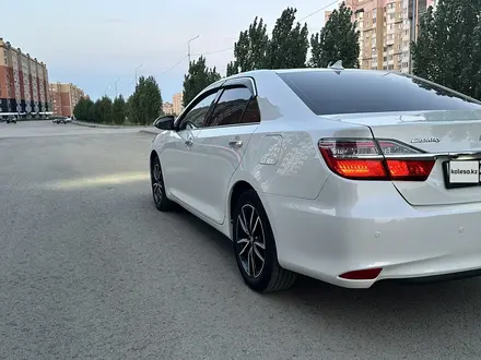 Toyota Camry 2018 года за 12 500 000 тг. в Актобе – фото 7