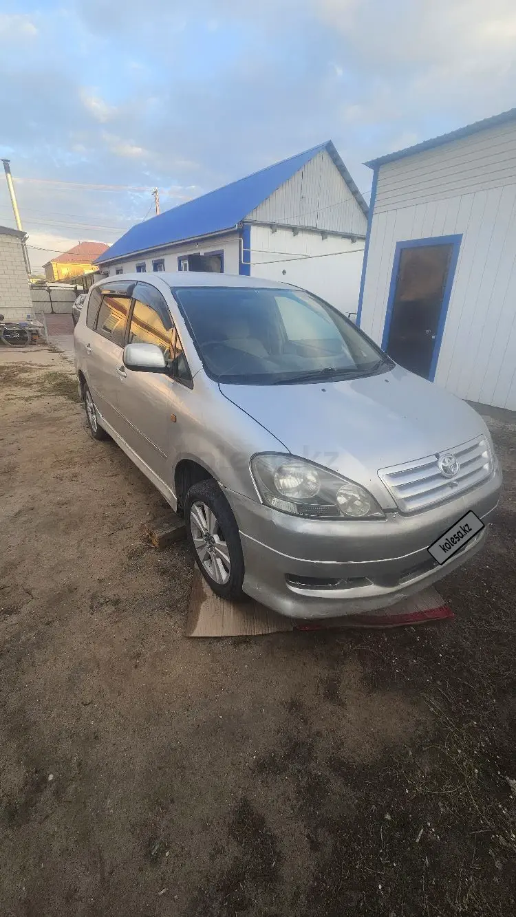 Toyota Ipsum, 2001