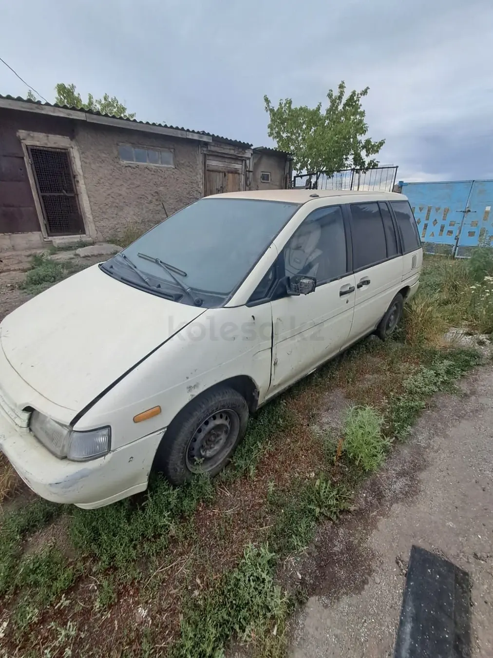 Nissan Prairie, 1991