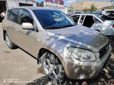 Toyota RAV4 2006 года за 7 000 000 тг. в Астана – фото 2