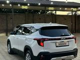 Kia Seltos 2024 года за 9 600 000 тг. в Шымкент – фото 2