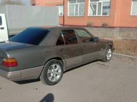 Mercedes-Benz E 200 1990 годаfor1 150 000 тг. в Караганда