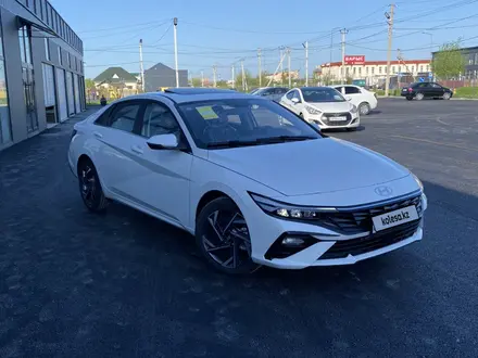 Hyundai Elantra 2023 года за 8 600 000 тг. в Шымкент – фото 2