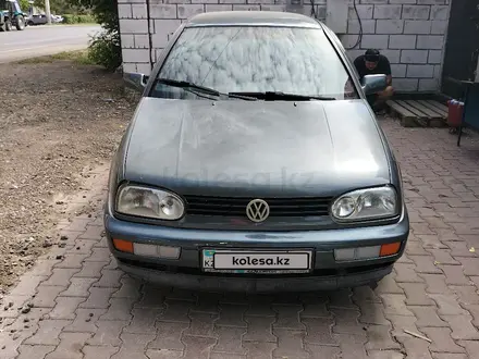 Volkswagen Golf 1998 года за 2 700 000 тг. в Астана – фото 2