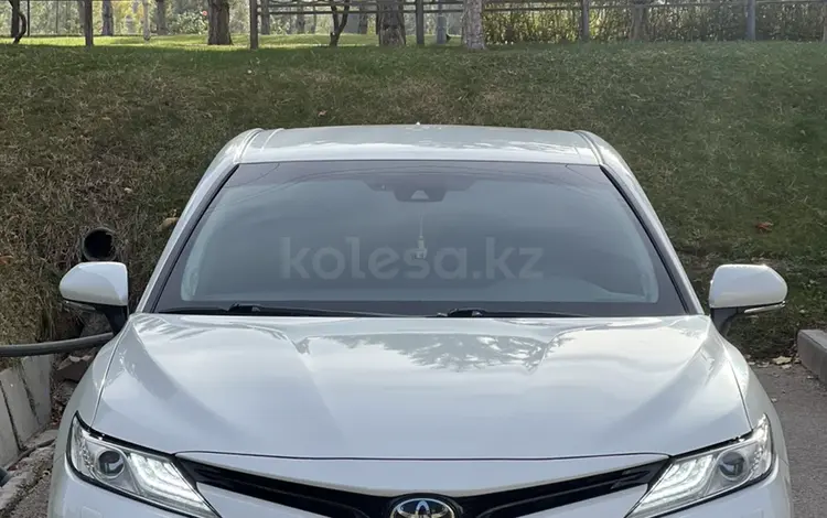 Toyota Camry 2020 года за 15 700 000 тг. в Шымкент