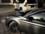 Toyota Camry 2023 года за 19 500 000 тг. в Шымкент