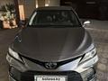 Toyota Camry 2023 года за 19 500 000 тг. в Шымкент – фото 2