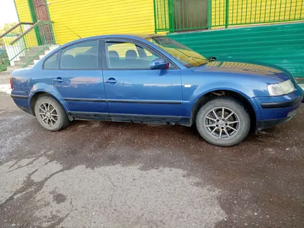 Volkswagen Passat 1998 года за 1 600 000 тг. в Уральск – фото 4