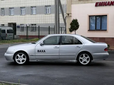 Mercedes-Benz E 320 2002 года за 4 800 000 тг. в Шымкент – фото 3