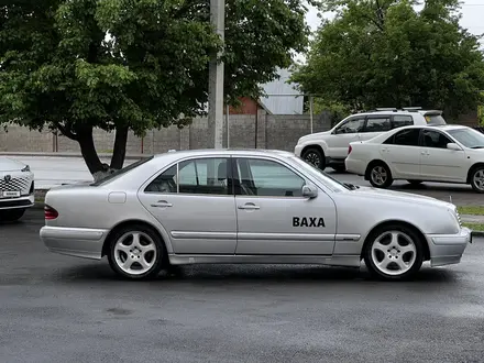 Mercedes-Benz E 320 2002 года за 4 800 000 тг. в Шымкент – фото 2