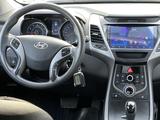 Hyundai Elantra 2015 года за 6 400 000 тг. в Караганда – фото 2