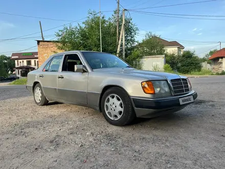Mercedes-Benz E 200 1991 года за 1 900 000 тг. в Алматы – фото 7