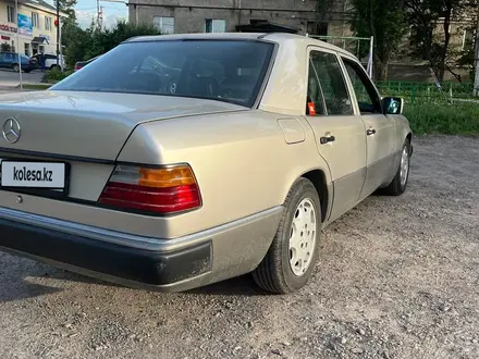 Mercedes-Benz E 200 1991 года за 1 900 000 тг. в Алматы – фото 9