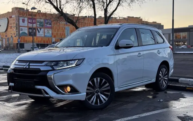 Mitsubishi Outlander 2022 года за 13 000 000 тг. в Астана