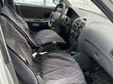Hyundai Accent 2002 года за 700 000 тг. в Актобе – фото 4