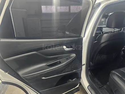 Hyundai Santa Fe 2019 года за 13 500 000 тг. в Атырау – фото 12