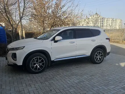 Hyundai Santa Fe 2019 года за 13 500 000 тг. в Атырау