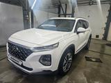 Hyundai Santa Fe 2019 года за 13 300 000 тг. в Атырау – фото 4