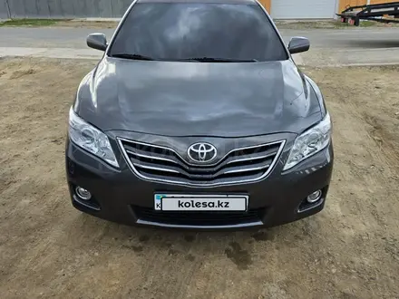 Toyota Camry 2011 года за 7 600 000 тг. в Атырау