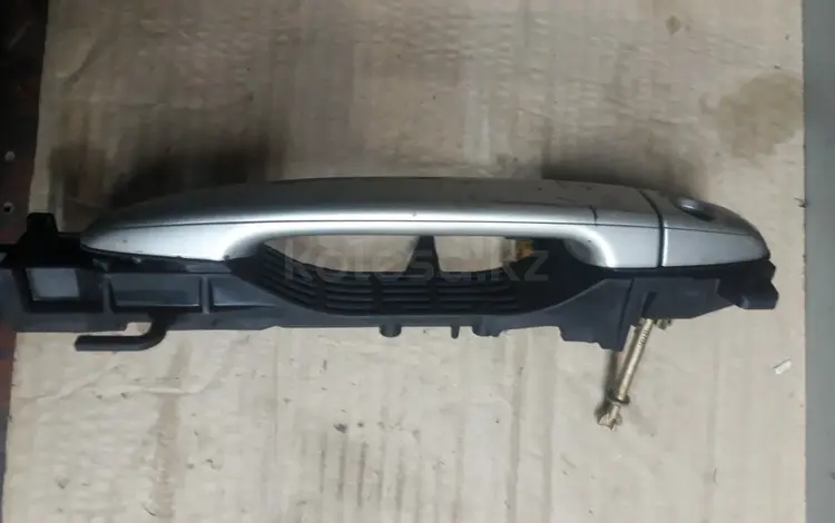 Ручка левая передняя двери на Toyota Sienna 20 за 15 000 тг. в Алматы