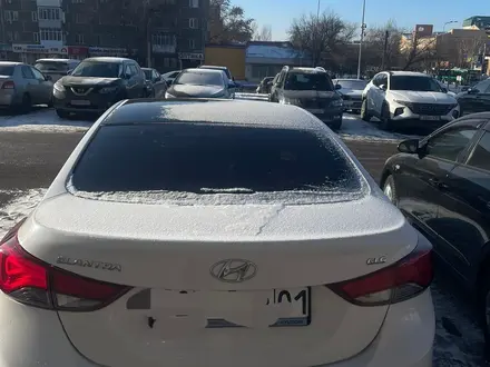 Hyundai Elantra 2015 года за 7 000 000 тг. в Астана – фото 2