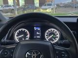 Toyota Camry 2022 года за 13 200 000 тг. в Атырау – фото 4