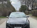 Hyundai Elantra 2022 годаүшін7 900 000 тг. в Алматы