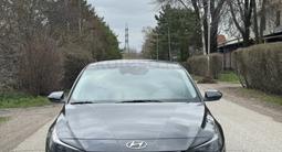 Hyundai Elantra 2022 года за 7 900 000 тг. в Алматы