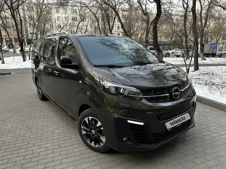 Opel Zafira Life 2021 года за 21 000 000 тг. в Алматы