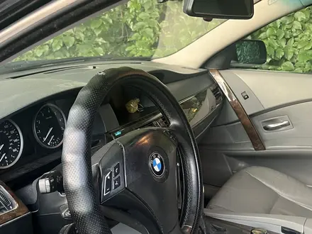 BMW 530 2006 года за 4 900 000 тг. в Алматы – фото 18