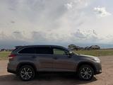 Toyota Highlander 2018 года за 15 600 000 тг. в Алматы – фото 3