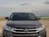 Toyota Highlander 2018 года за 15 600 000 тг. в Алматы