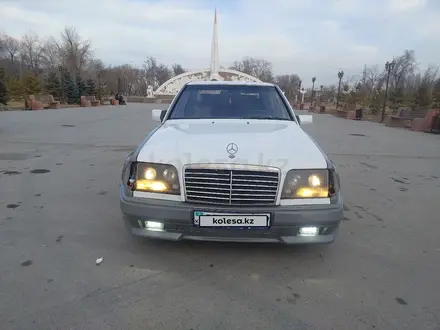 Mercedes-Benz E 280 1994 годаүшін1 900 000 тг. в Алматы