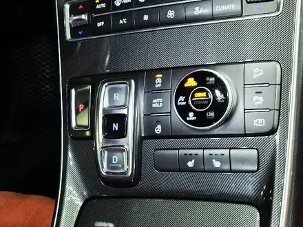 Hyundai Santa Fe 2021 года за 12 000 000 тг. в Астана – фото 17