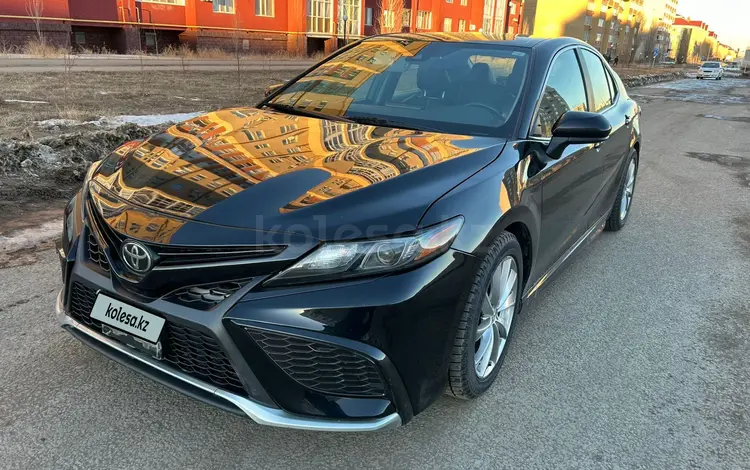 Toyota Camry 2020 года за 9 000 000 тг. в Актобе