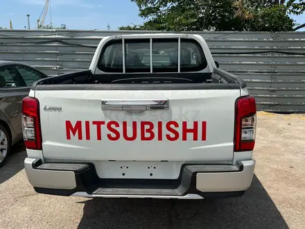 Mitsubishi L200 2023 года за 13 300 000 тг. в Атырау – фото 2