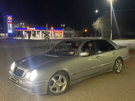 Mercedes-Benz E 320 2001 года за 4 500 000 тг. в Актобе – фото 5