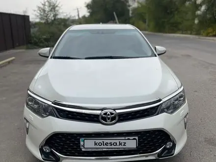 Toyota Camry 2017 года за 11 800 000 тг. в Алматы