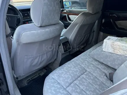 Mercedes-Benz S 320 1997 года за 3 700 000 тг. в Атырау – фото 7