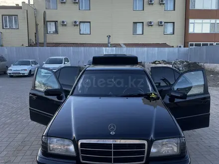 Mercedes-Benz C 180 1995 года за 2 000 000 тг. в Уральск – фото 2