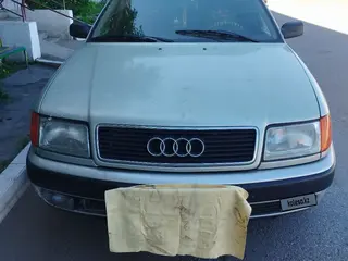 Audi 100