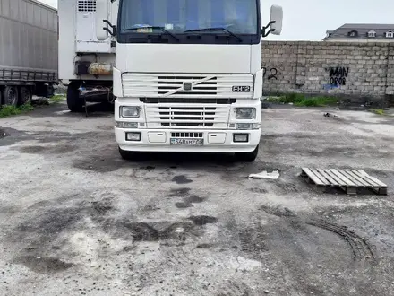 Volvo  FH12 2000 года за 17 000 000 тг. в Тараз