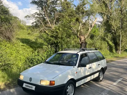 Volkswagen Passat 1993 года за 1 850 000 тг. в Алматы – фото 2