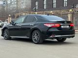 Toyota Camry 2023 годаүшін14 000 000 тг. в Уральск – фото 5