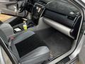 Toyota Camry 2016 года за 6 200 000 тг. в Атырау – фото 10